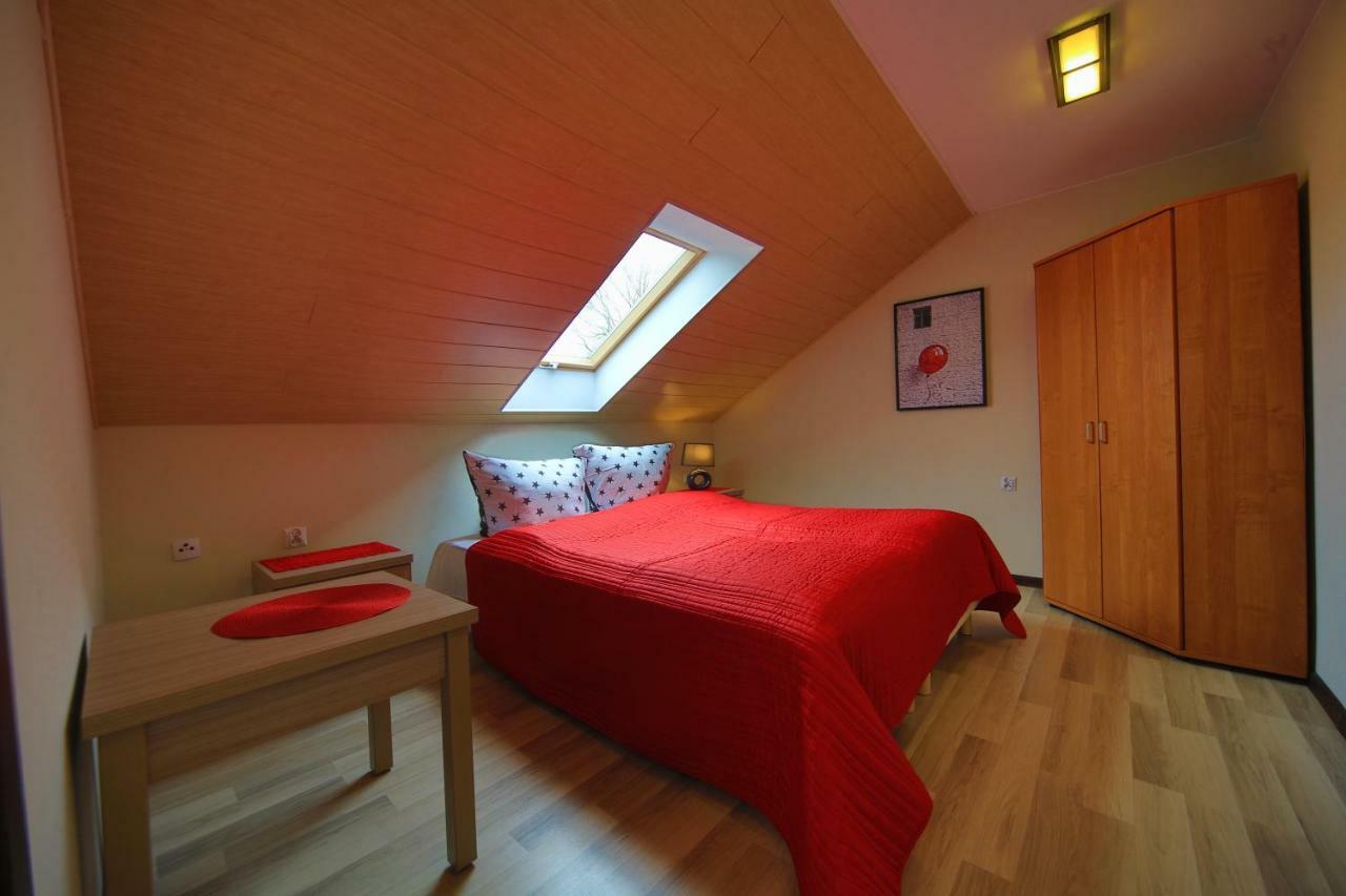 Pod Debami Homestay *