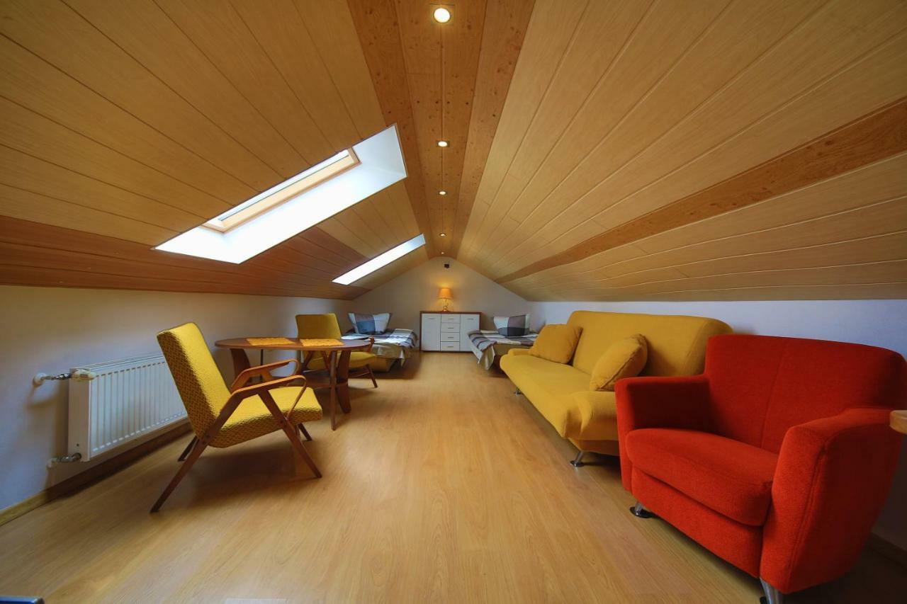 Pod Debami Homestay *